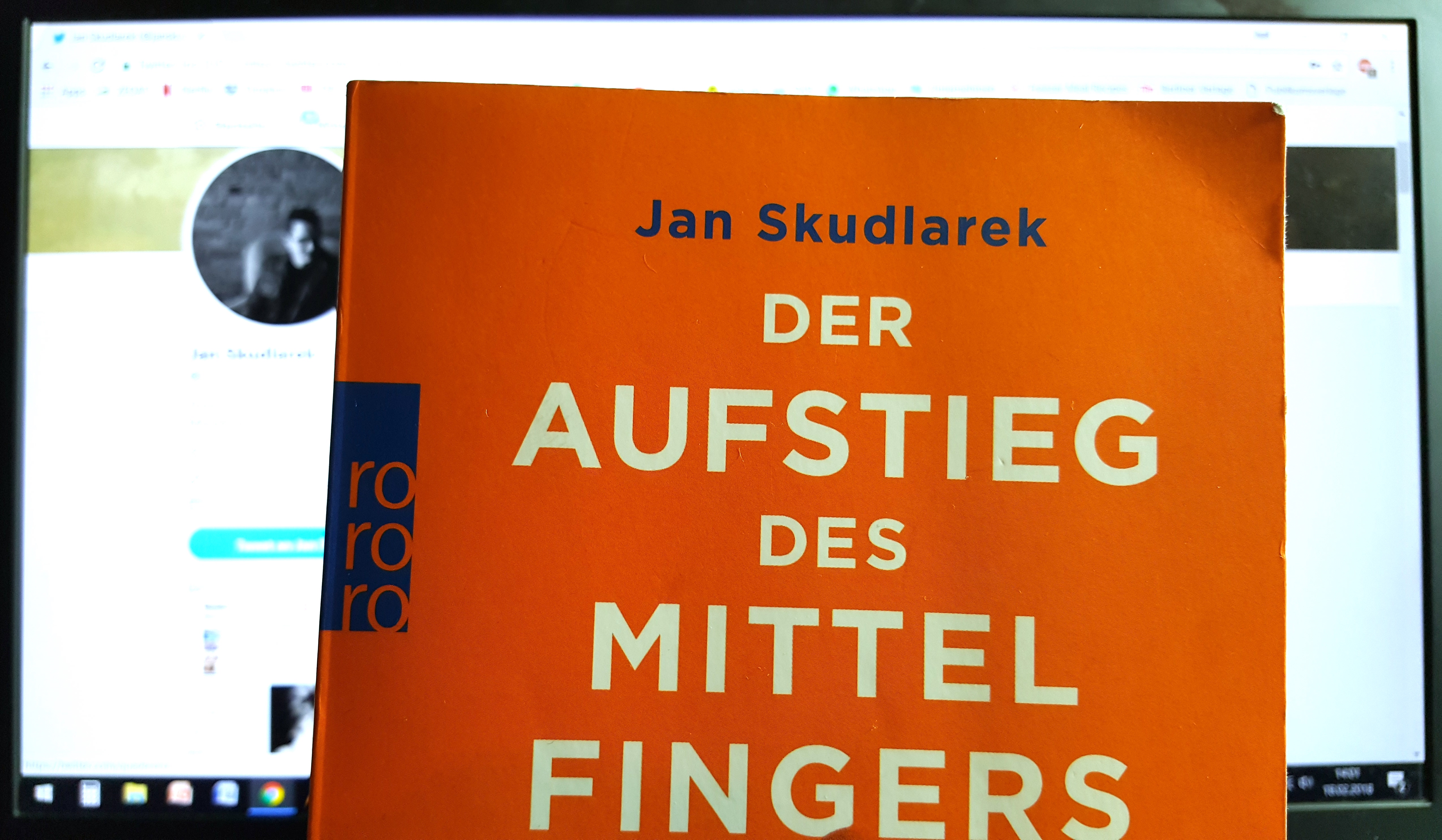 Jan Skudlarek: Der Aufstieg des Mittelfingers